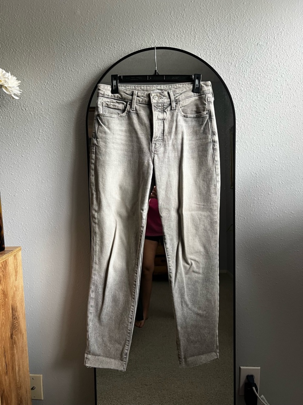 Old Navy Women's High Wasited OG Straight Leg Jeans in Light Gray